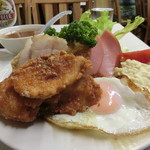 辰巳軒 - 横から見たメイン