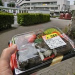 辰巳軒 - （参考画像）昼は、入間市駅南口で弁当