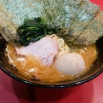 家系総本山 ラーメン 吉村家 - ラーメン　海苔増し・味玉