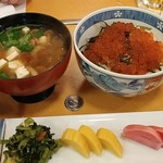 第二力酒蔵 - 最後にイクラ丼 (^ω^ )