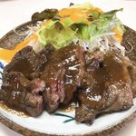 霧島の豚鳥店 - 普通に旨い牛ロース