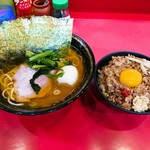 家系総本山 ラーメン 吉村家 - ラーメン並 ¥700   チャーシューまぶし ¥100  ライス ¥110  白玉くずれ ¥10  生卵  ¥40