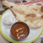 アジアンレストラン チャンダニ - お子様セット500円　バターチキンカレーを選択　※お子様カレーなので甘口です。ナンはハーフ。