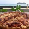 Chill'n On the Bay - 料理写真:海を目の前にチーズピザ$14.95。美味しいです。