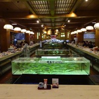 稚加榮 本店 - すご～い！綺麗で抜けの良い店内