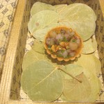 ラチュレ - 大分産イノシシとジロール茸のタルトレット