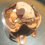 ラチュレ - デセール2（エクアドル産チョコとガマズミ）