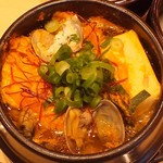 やさいと豚 - 海鮮スンドゥブチゲ