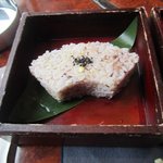 石釜亭 - お重のご飯は十六穀米です