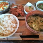 飯処 ふぉす。 - もも1枚、唐揚げ定食