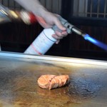 米澤牛DINING べこや - フランベ準備