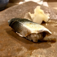 うを徳 - 天草：小鰭（握り）