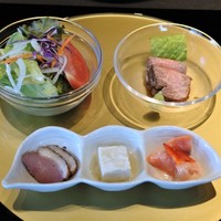 米澤牛DINING べこや - 前菜・サラダ・ローストビーフ