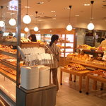 ●博多駅構内のパン屋さん●