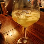 肉ビストロ モニ - パインとグレープフルーツのサングリア