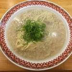 駅前豚骨ラーメン ニネンヤ - 素ラーメン （490円）