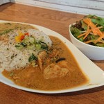 ステッラ - いちじくとチキンカレー＆シャコとホタテのだし豆カレー