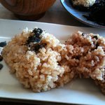 マムズケイク - ２種類の玄米ご飯と、梅干し