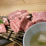 炭火焼肉 さか元 - 極肉ランチの肉