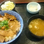 Shunsai Tei - 旭川いも豚丼。
