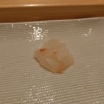 寿司割烹 魚紋 - 鯛。