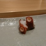 寿司割烹 魚紋 - 蛸。