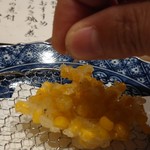寿司割烹 魚紋 - 塩をふって…