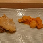 寿司割烹 魚紋 - つぶ貝と雲丹。