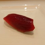 寿司割烹 魚紋 - 鮪赤身。