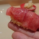 寿司割烹 魚紋 - カマ下。リフト(^-^)/
      