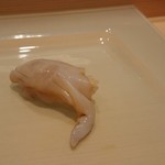 寿司割烹 魚紋 - とり貝。