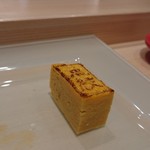 寿司割烹 魚紋 - 玉子焼き。