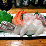 よし半 - 刺し盛り（１人前 ＋ ヒラメ刺し）