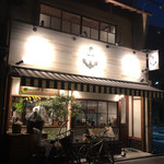 CINQUE IKARIYA - 夜の店舗外観