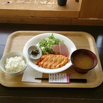 Cafe 里わ - チーズオムレツ和食セット