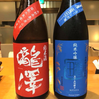 その時季ならではの厳選した日本酒を、お料理に合わせてどうぞ。