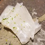 馳走 啐啄一十  - ⑦真子鰈(広島県呉産・放血神経〆・熟成日数は聞き忘れ)
      産卵期は冬～春、旬は初夏～初秋。
      脂のりも良いですし、甘みと旨みがたっぷりです。