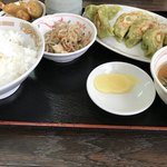 菜香 - しそ餃子定食 付け合せ 海老マヨ