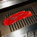 焼肉の名門 天壇 - 薄くて長いお肉の切り方が特徴