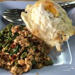 IM CHAN - ガパオライス 50バーツ≒170円！