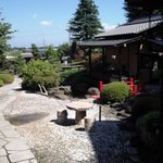 庭園つくば 花まさ - 綺麗に手入れされた純和風の日本庭園、それぞれの個室から違った風景を楽しめます。