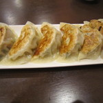 焼き餃子(5個)→6個にしてくださいました