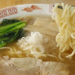 Sakana Ichi Baryou - 大人気！！8時からの限定“夜泣きそば” お出汁しっかり。飲みほしたくなる極スープが自慢。