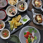 Hirarinteitemboukaku - 古都観光の思い出に♪京都を感じる食を満喫『旬食材と湯豆富のランチコース』