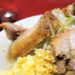 ラーメン二郎 - 豚の厚み