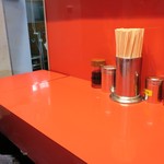 ラーメン二郎 - カウンター席の様子