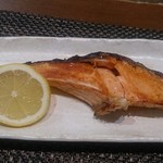 Nonki - 焼き鮭 (なかなかの切り身でお値打ち感あり)