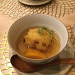 Chiisai Mise Yoshi - 蓮根まんじゅうの餡掛け
                        コレなかなか秀逸！美味かったです！