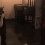 (内観)テーブル席