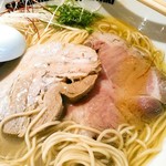 Sagamihara 欅 - 左が豚バラ、右が豚肩ロース。